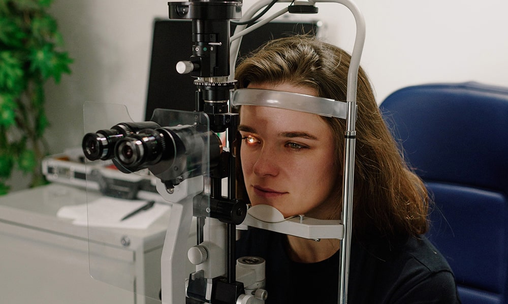 girl in ophthalmology