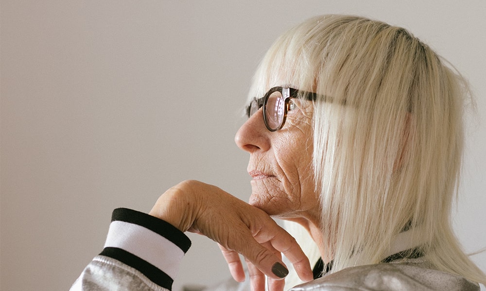 woman with eyeglasses 